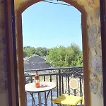 Araklis, Ithaca Vila *