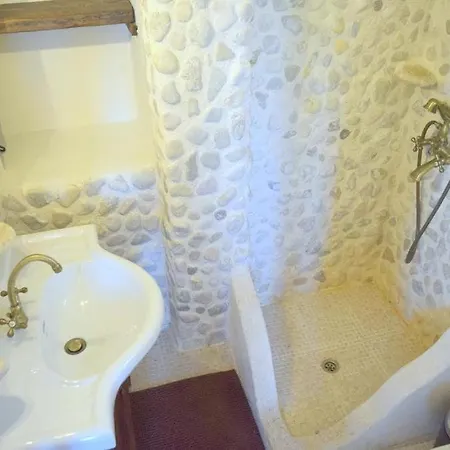 Araklis, Ithaca Anogi